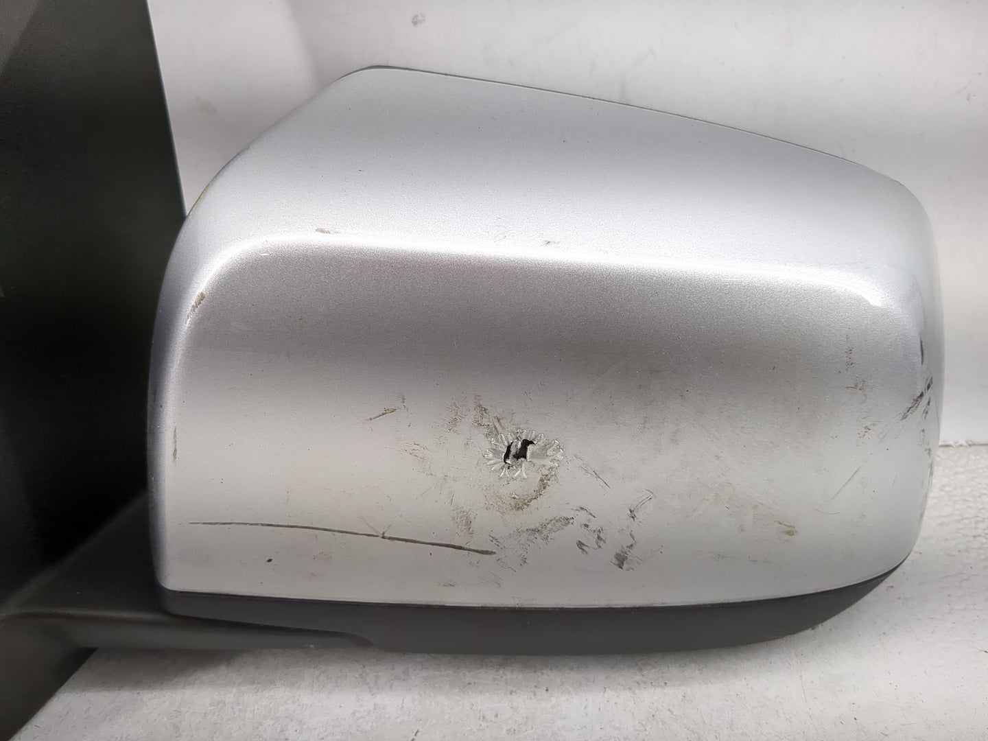 2017-2022 Chevrolet Colorado Driver Side View Mirror - Left Door Mirror OEM Used - Oemusedautoparts1.com