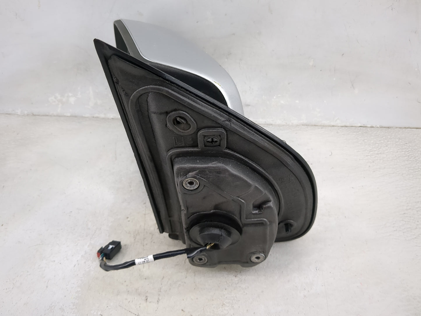 2017-2022 Chevrolet Colorado Driver Side View Mirror - Left Door Mirror OEM Used - Oemusedautoparts1.com
