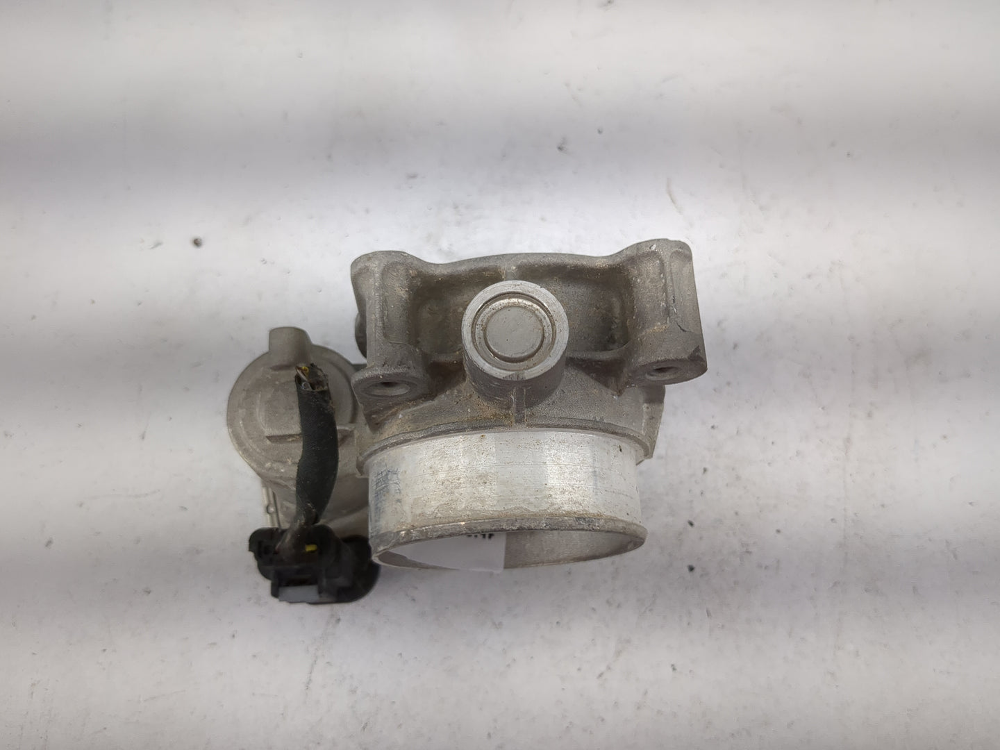 2016-2022 Chevrolet Colorado Throttle Body P/N:12670839AA Fits Fits 2016 2017 2018 2019 2020 2021 2022 OEM Used Auto Parts -