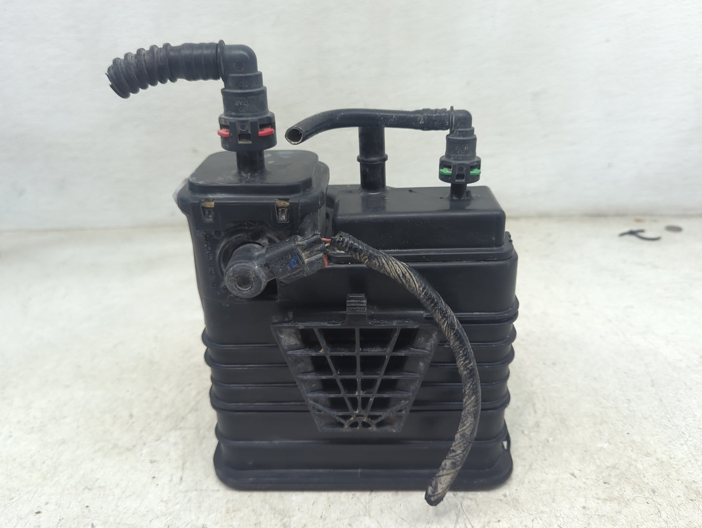 2020 Chevrolet Colorado Fuel Vapor Charcoal Canister - Oemusedautoparts1.com