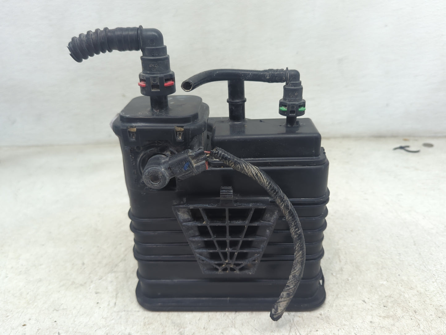 2020 Chevrolet Colorado Fuel Vapor Charcoal Canister - Oemusedautoparts1.com