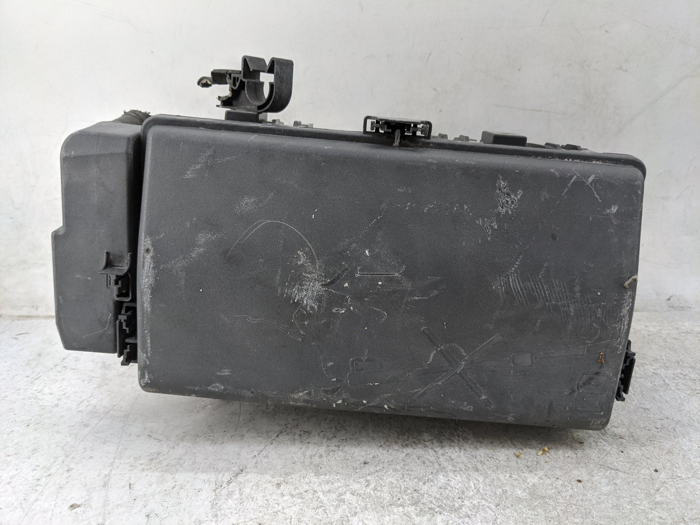 2020-2022 Chevrolet Colorado Fusebox Fuse Box Panel Relay Module P/N:144569 Fits Fits 2020 2021 2022 OEM Used Auto Parts - O