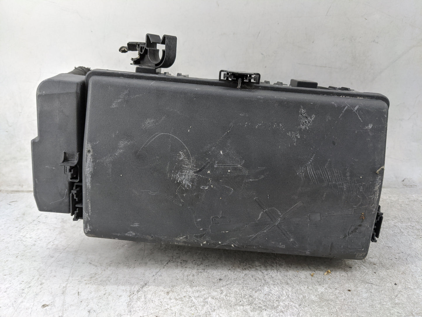 2020-2022 Chevrolet Colorado Fusebox Fuse Box Panel Relay Module P/N:144569 Fits Fits 2020 2021 2022 OEM Used Auto Parts - O