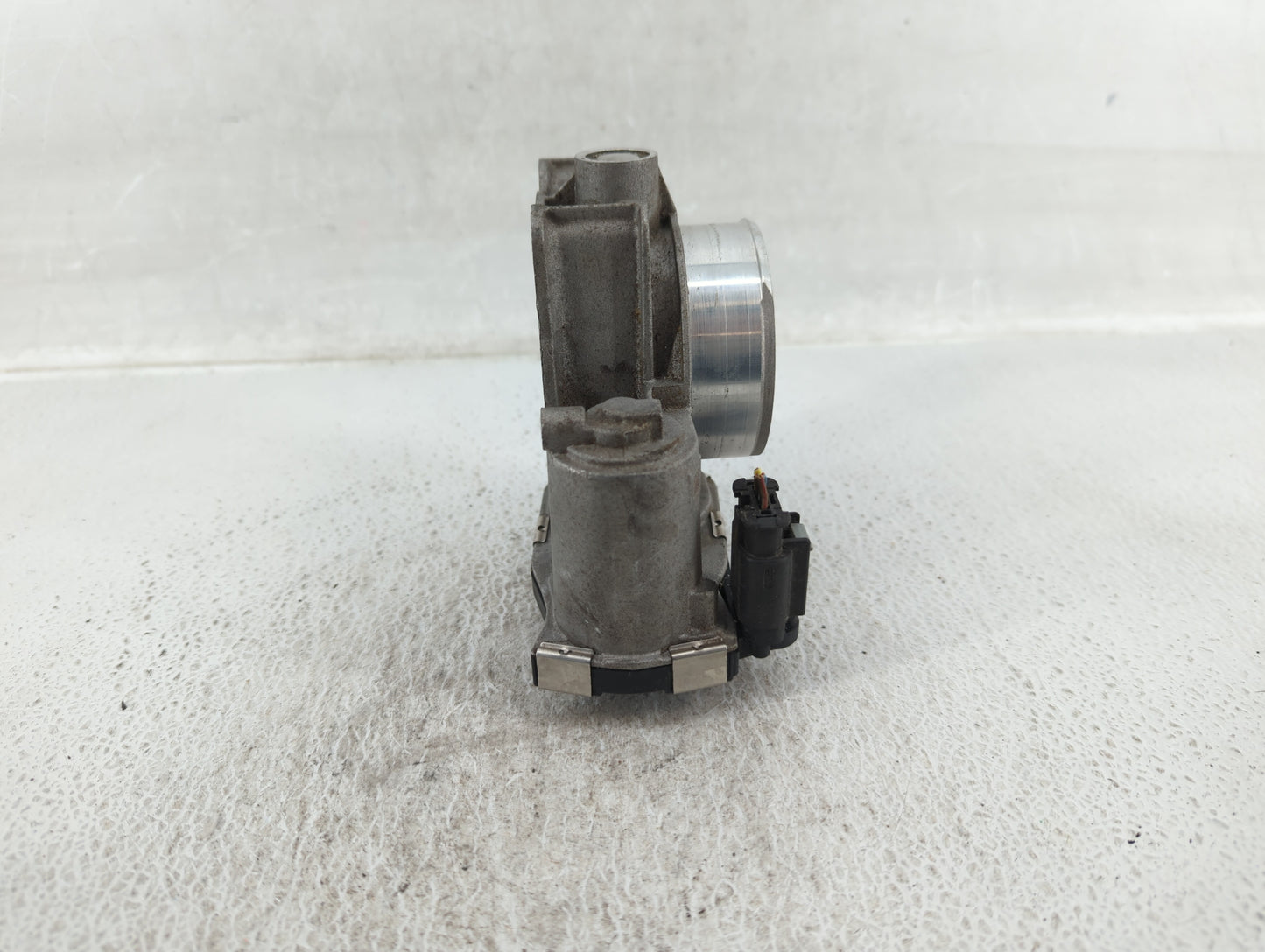 2016-2022 Chevrolet Colorado Throttle Body P/N:12670839AA Fits Fits 2016 2017 2018 2019 2020 2021 2022 OEM Used Auto Parts -