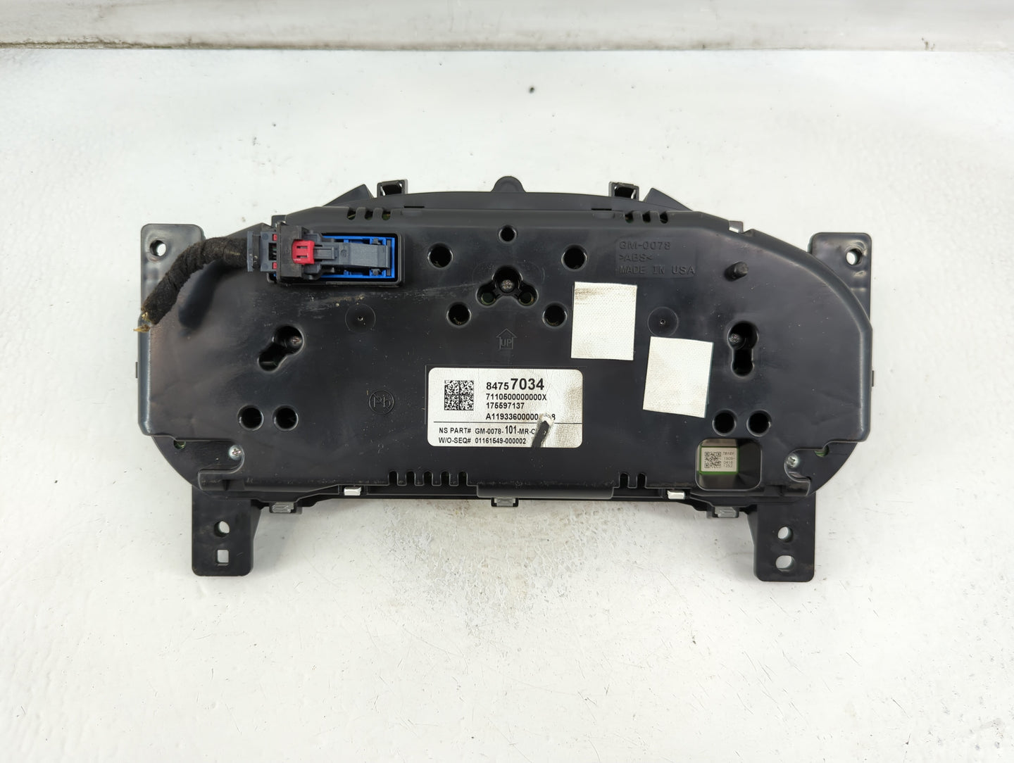 2020-2022 Chevrolet Colorado Instrument Cluster Speedometer Gauges P/N:84757034 Fits Fits 2020 2021 2022 OEM Used Auto Parts