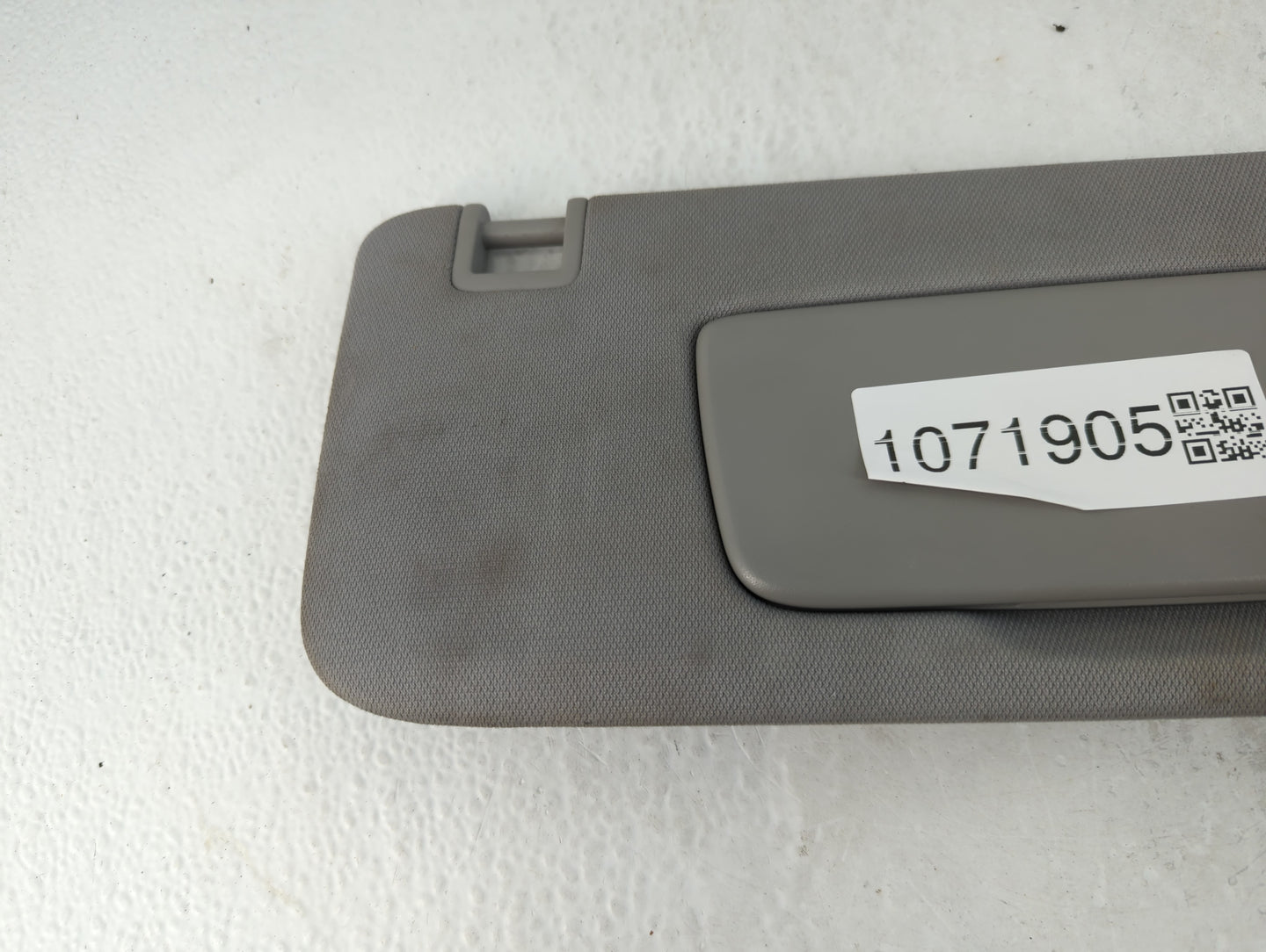 2020-2022 Chevrolet Equinox Sun Visor Shade Replacement Passenger Right Mirror Fits Fits 2020 2021 2022 OEM Used Auto Parts 