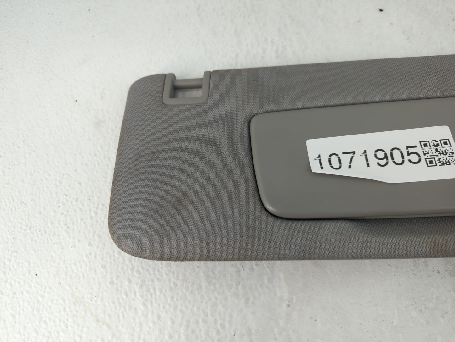 2020-2022 Chevrolet Equinox Sun Visor Shade Replacement Passenger Right Mirror Fits Fits 2020 2021 2022 OEM Used Auto Parts 