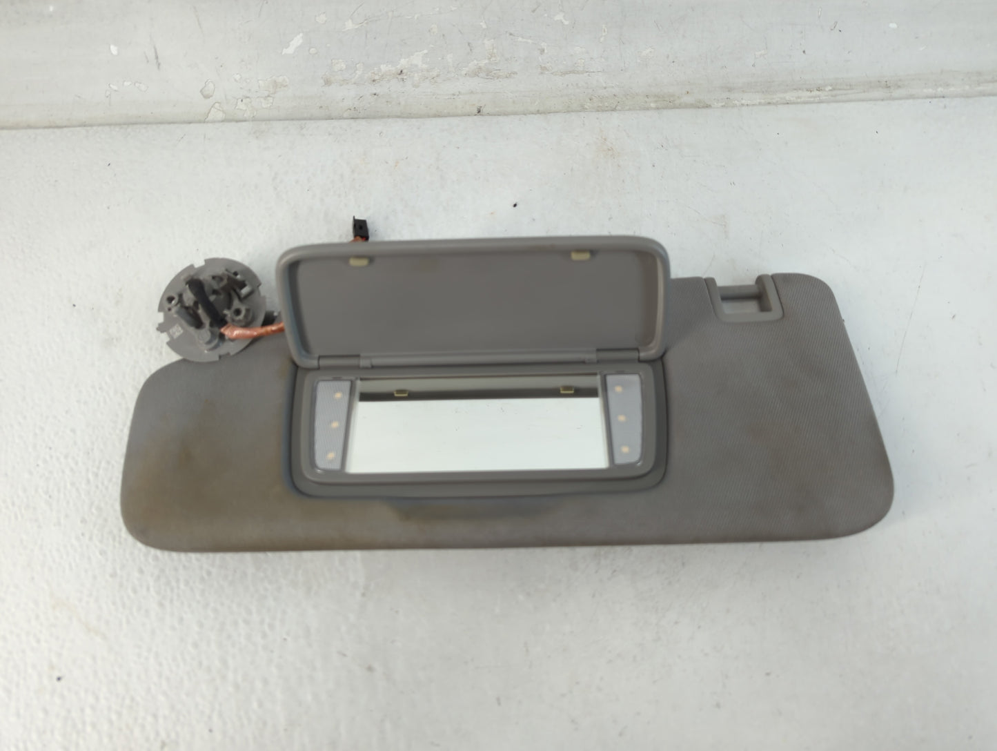 2020-2022 Chevrolet Equinox Sun Visor Shade Replacement Driver Left Mirror Fits Fits 2020 2021 2022 OEM Used Auto Parts - Oe