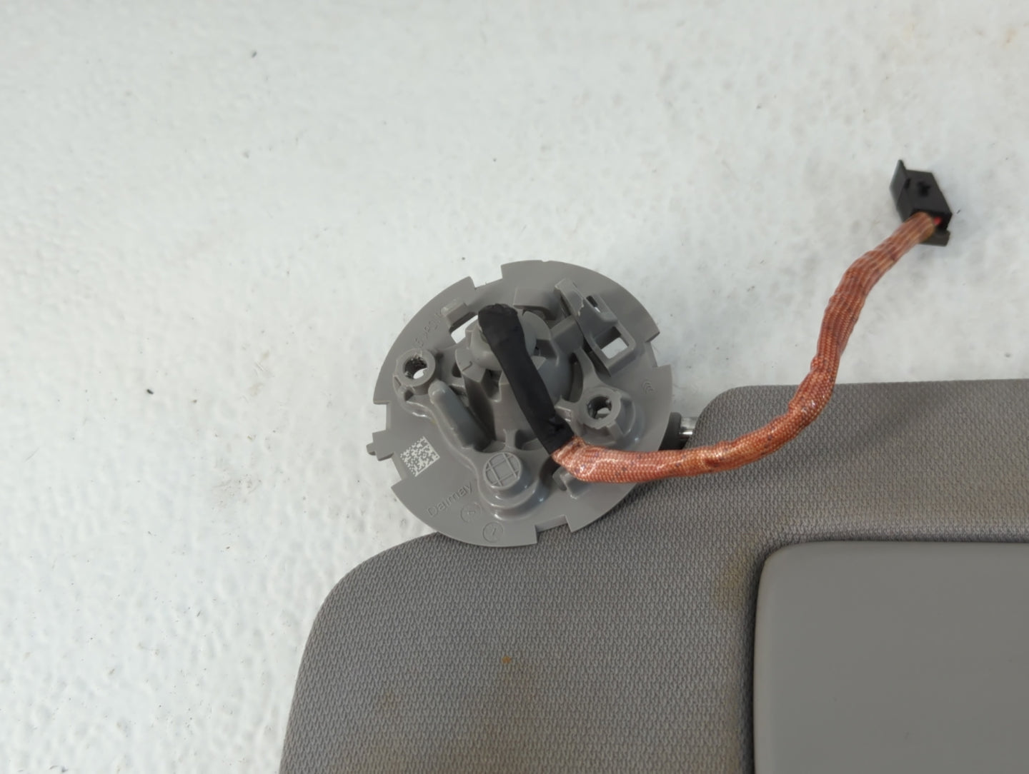 2020-2022 Chevrolet Equinox Sun Visor Shade Replacement Driver Left Mirror Fits Fits 2020 2021 2022 OEM Used Auto Parts - Oe