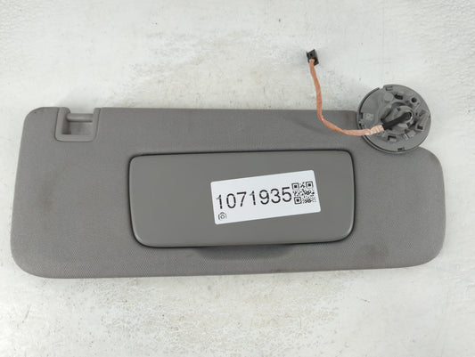 2020-2022 Chevrolet Equinox Sun Visor Shade Replacement Passenger Right Mirror Fits Fits 2020 2021 2022 OEM Used Auto Parts