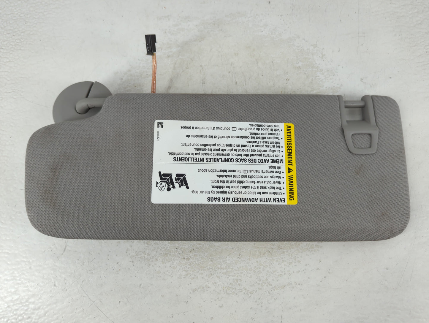 2020-2022 Chevrolet Equinox Sun Visor Shade Replacement Passenger Right Mirror Fits Fits 2020 2021 2022 OEM Used Auto Parts 