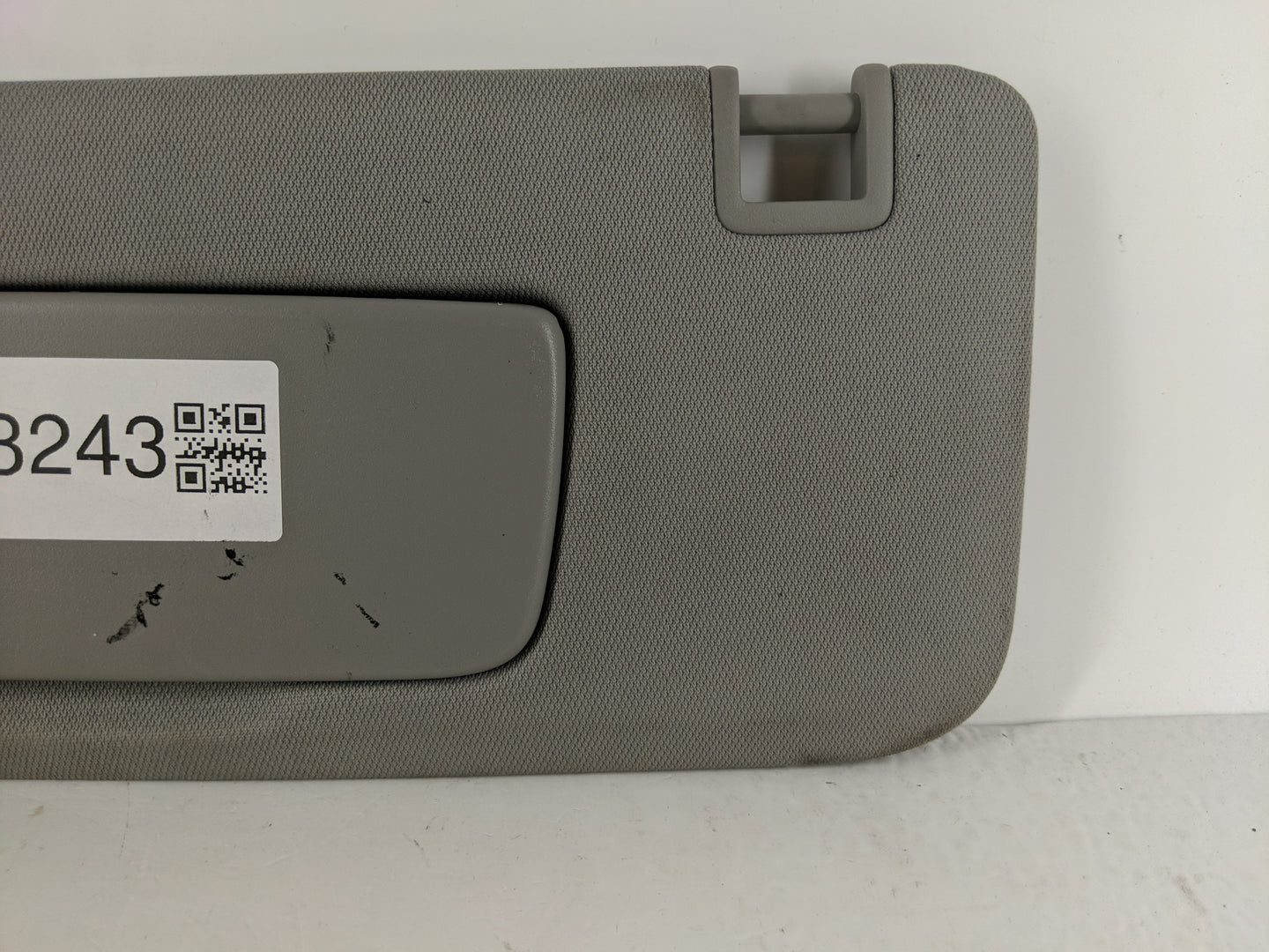 2020-2022 Chevrolet Equinox Sun Visor Shade Replacement Driver Left Mirror Fits Fits 2020 2021 2022 OEM Used Auto Parts - Oe