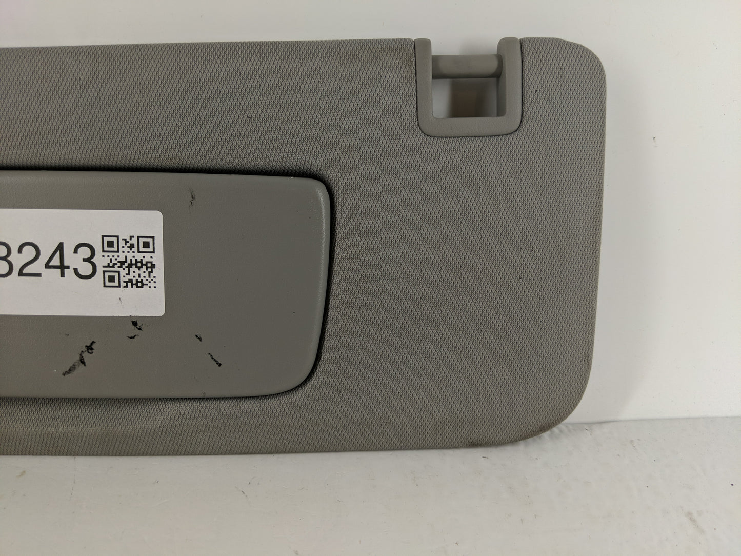 2020-2022 Chevrolet Equinox Sun Visor Shade Replacement Driver Left Mirror Fits Fits 2020 2021 2022 OEM Used Auto Parts - Oe