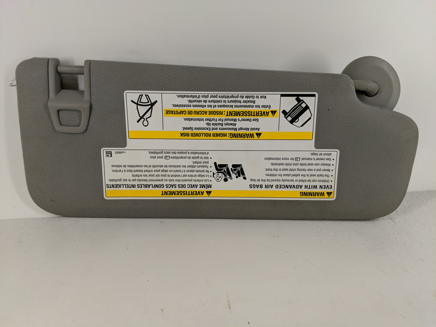 2020-2022 Chevrolet Equinox Sun Visor Shade Replacement Driver Left Mirror Fits Fits 2020 2021 2022 OEM Used Auto Parts - Oe