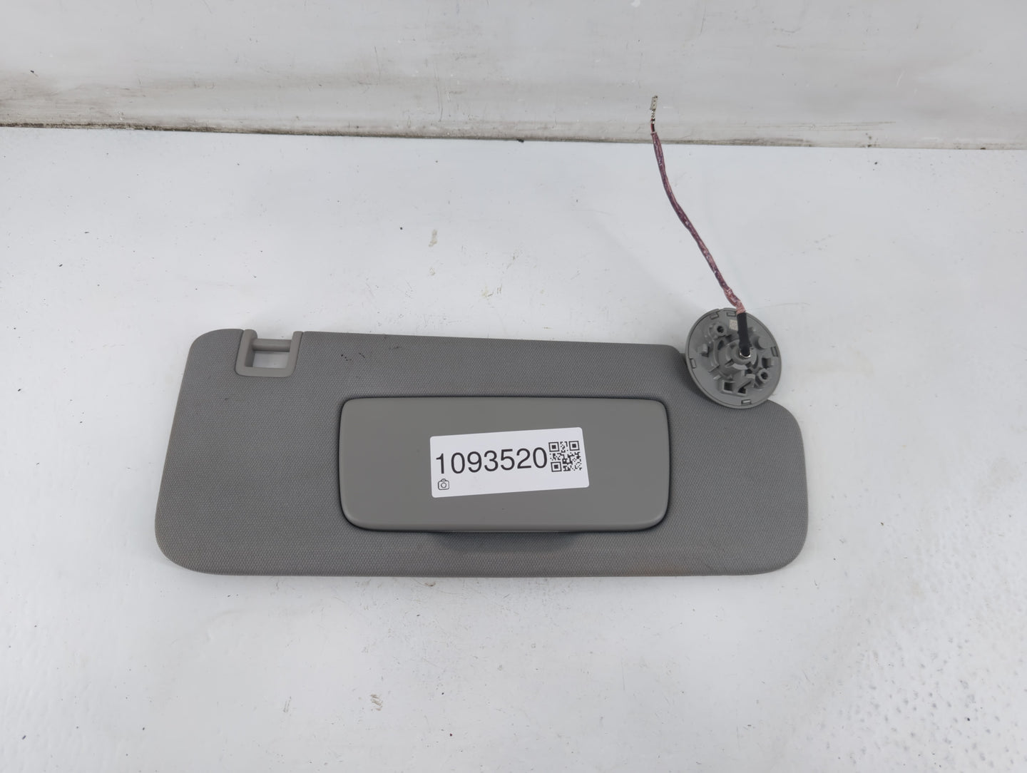 2020-2022 Chevrolet Equinox Sun Visor Shade Replacement Passenger Right Mirror Fits Fits 2020 2021 2022 OEM Used Auto Parts 
