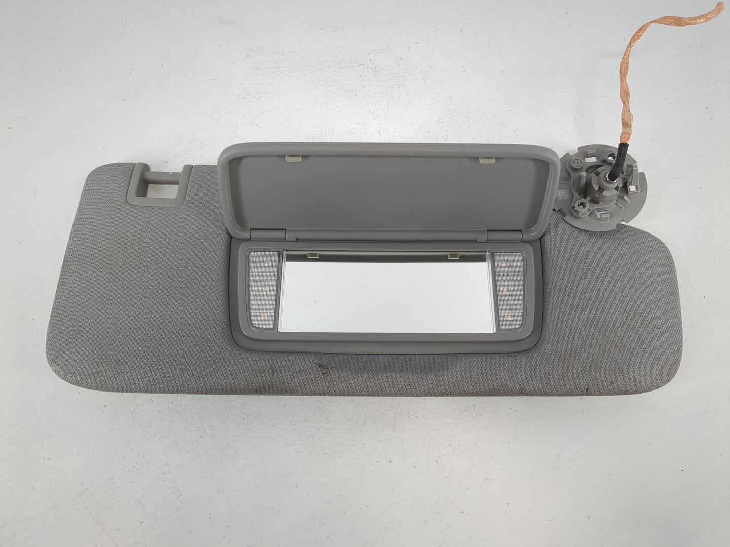 2020-2022 Chevrolet Equinox Sun Visor Shade Replacement Passenger Right Mirror Fits Fits 2020 2021 2022 OEM Used Auto Parts 