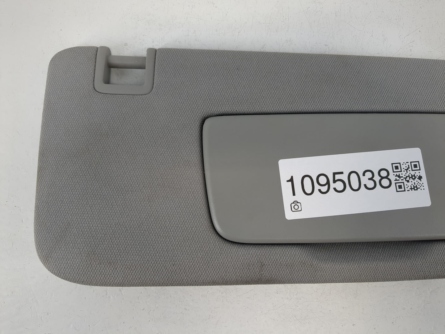 2020-2022 Chevrolet Equinox Sun Visor Shade Replacement Passenger Right Mirror Fits Fits 2020 2021 2022 OEM Used Auto Parts 