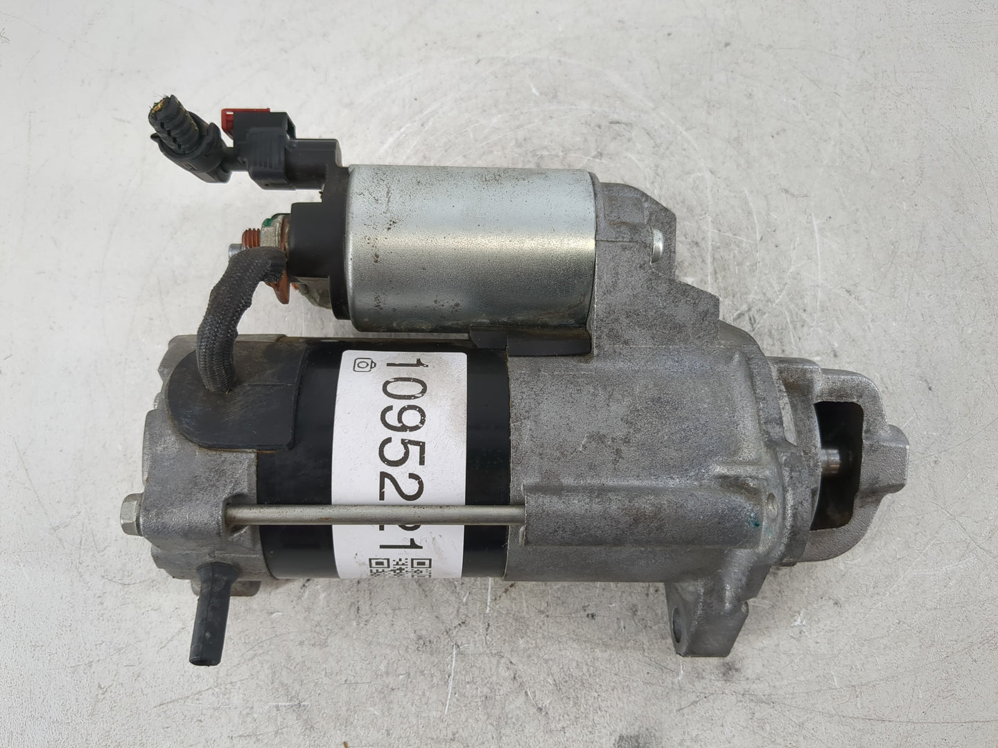 2018-2022 Chevrolet Equinox Car Starter Motor Solenoid OEM P/N:12690481 Fits Fits 2017 2018 2019 2020 2021 2022 OEM Used Aut