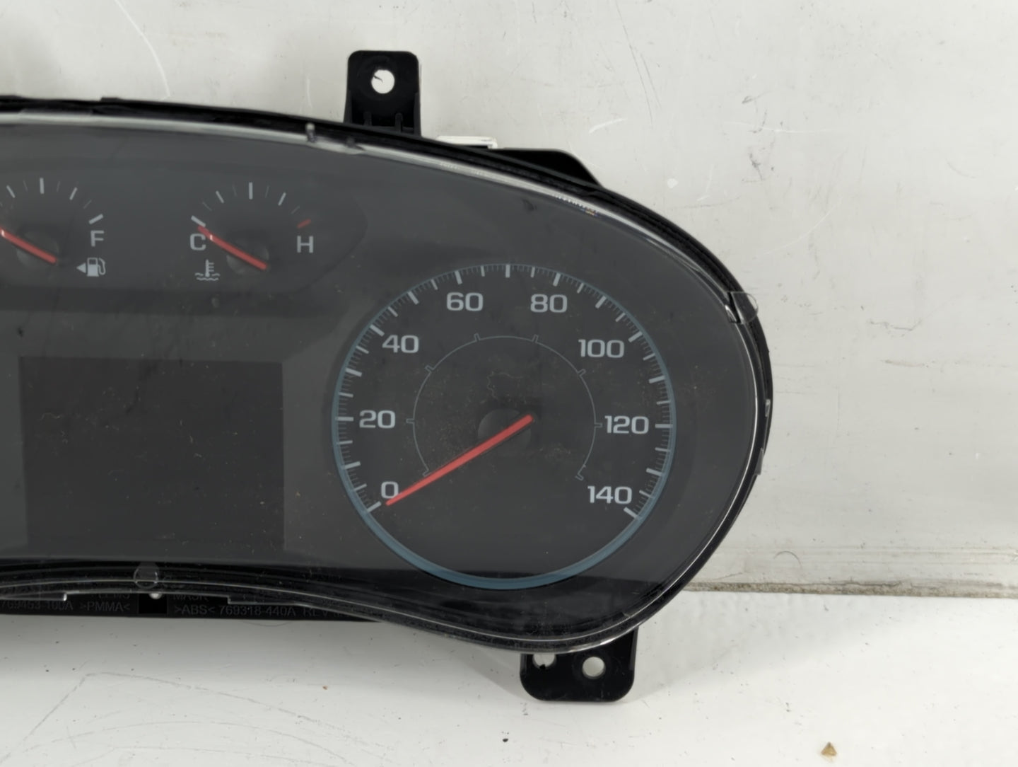 2019-2022 Chevrolet Equinox Instrument Cluster Speedometer Gauges P/N:84625643 Fits Fits 2019 2020 2021 2022 OEM Used Auto P