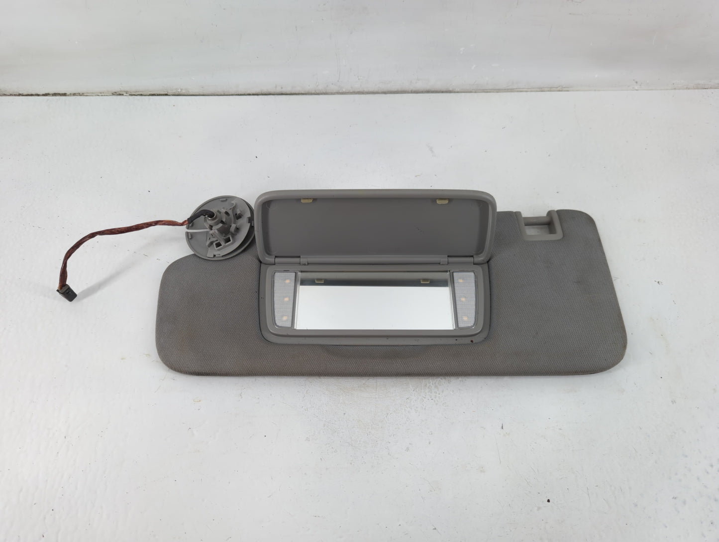 2020-2022 Chevrolet Equinox Sun Visor Shade Replacement Passenger Right Mirror Fits Fits 2020 2021 2022 OEM Used Auto Parts 