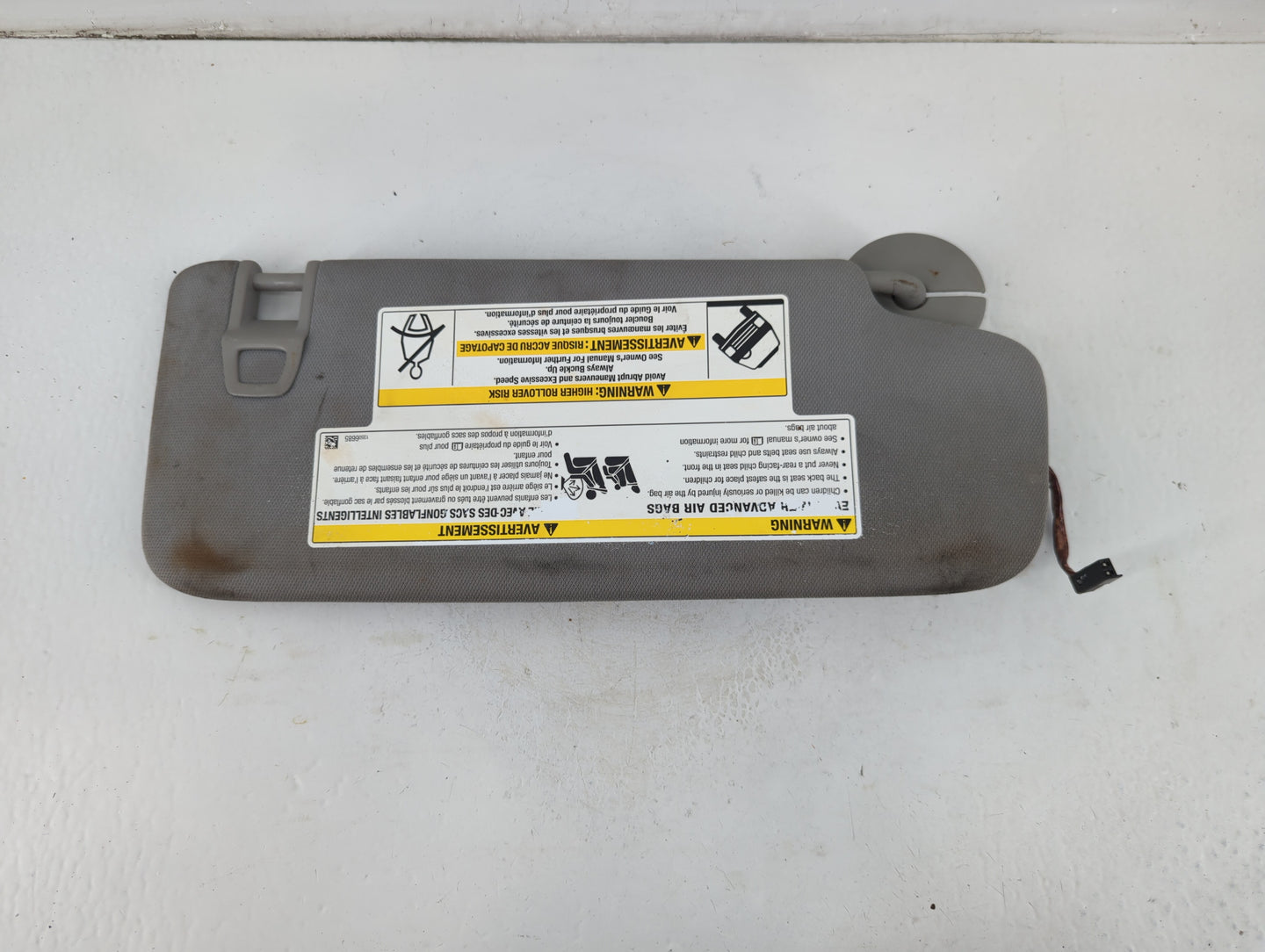 2020-2022 Chevrolet Equinox Sun Visor Shade Replacement Passenger Right Mirror Fits Fits 2020 2021 2022 OEM Used Auto Parts 