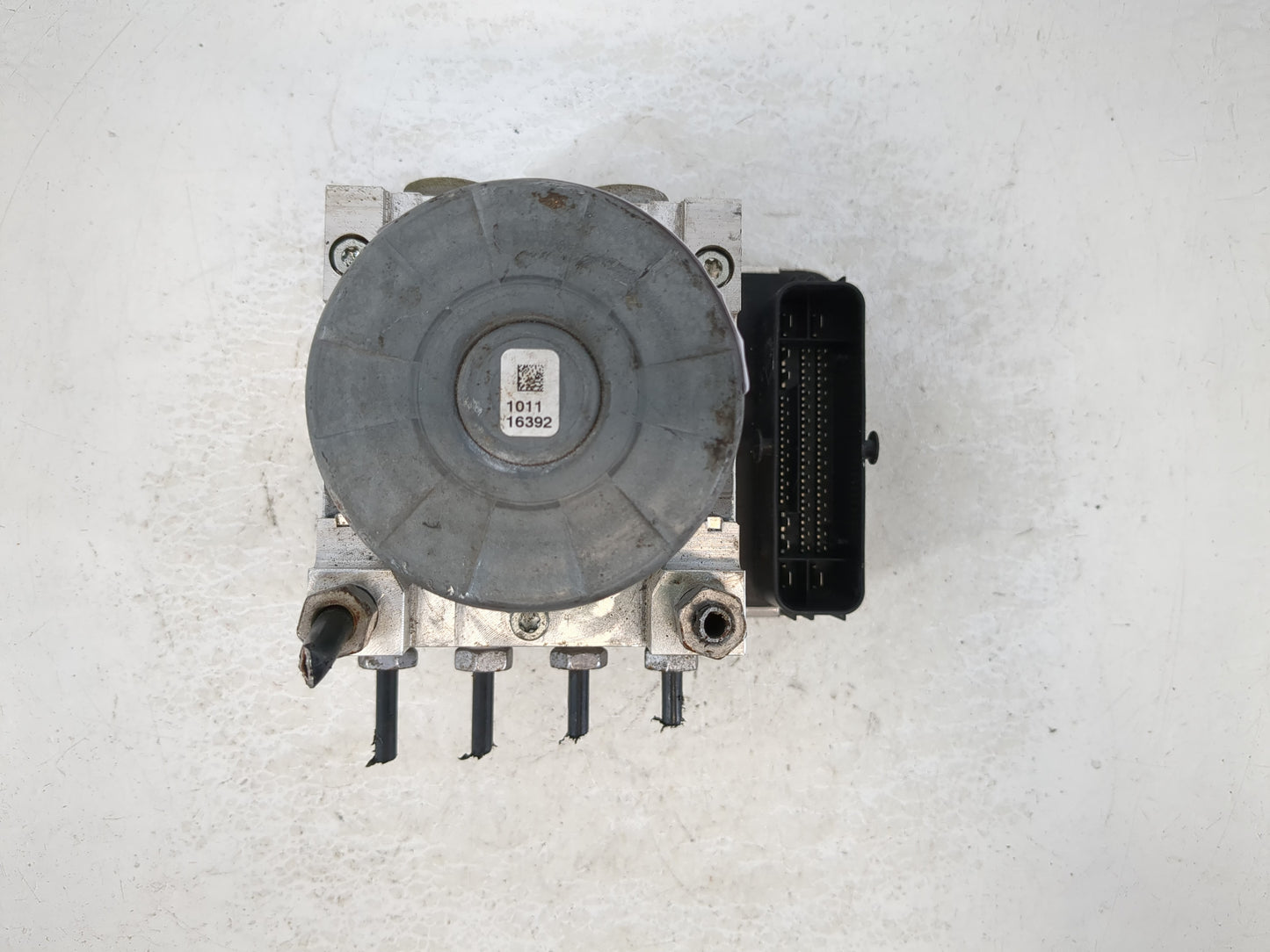 2020-2022 Chevrolet Equinox ABS Pump Control Module Replacement P/N:84715330 Fits Fits 2020 2021 2022 OEM Used Auto Parts - 