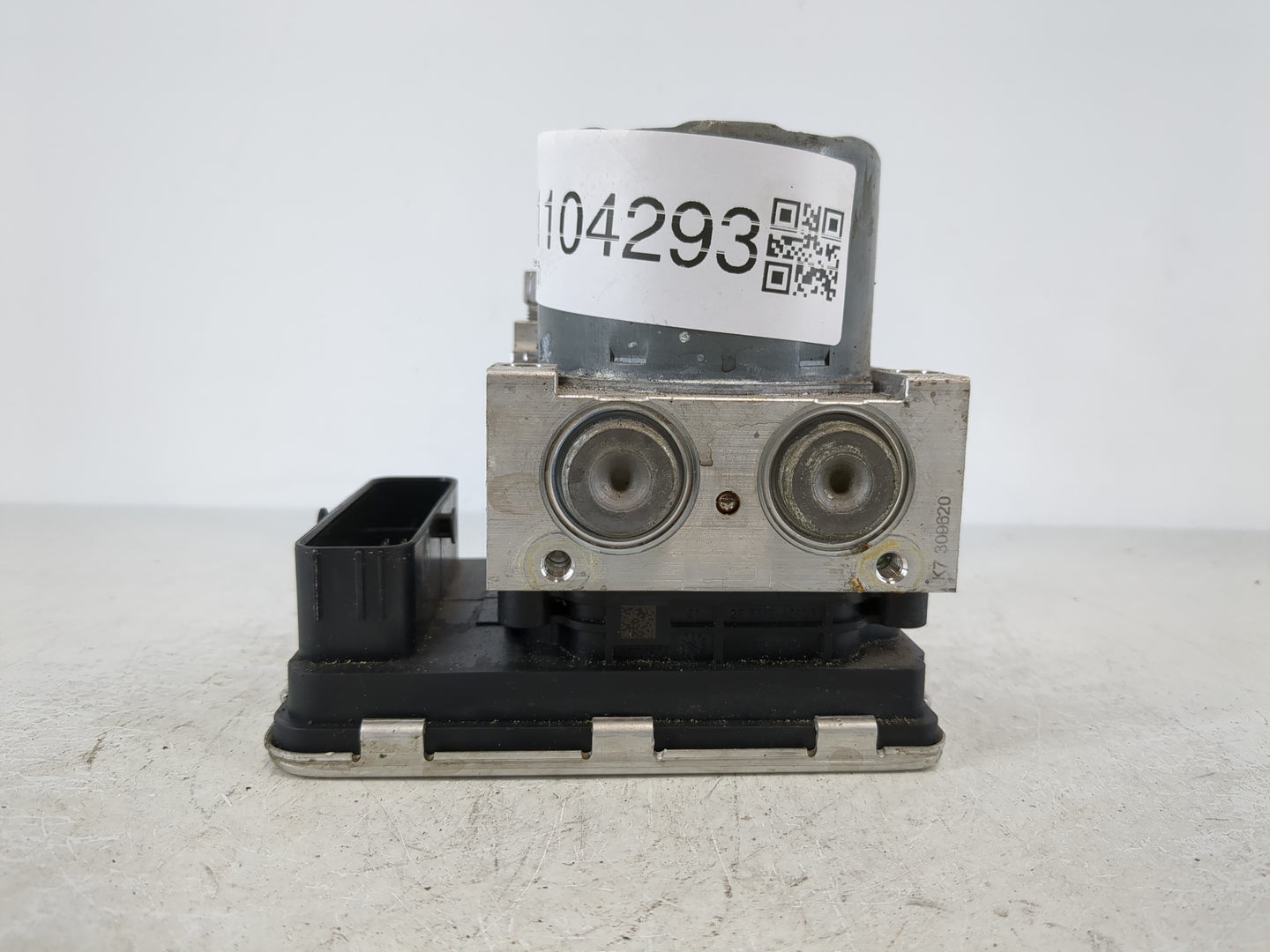 2020-2022 Chevrolet Equinox ABS Pump Control Module Replacement P/N:84715330 Fits Fits 2020 2021 2022 OEM Used Auto Parts - 