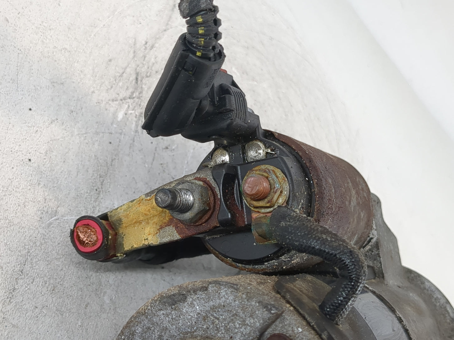 2018-2022 Chevrolet Equinox Car Starter Motor Solenoid OEM P/N:12690481 Fits Fits 2017 2018 2019 2020 2021 2022 OEM Used Aut