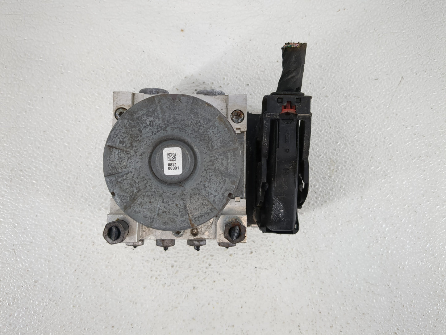 2020-2022 Chevrolet Equinox ABS Pump Control Module Replacement P/N:84825145 Fits Fits 2020 2021 2022 OEM Used Auto Parts - 