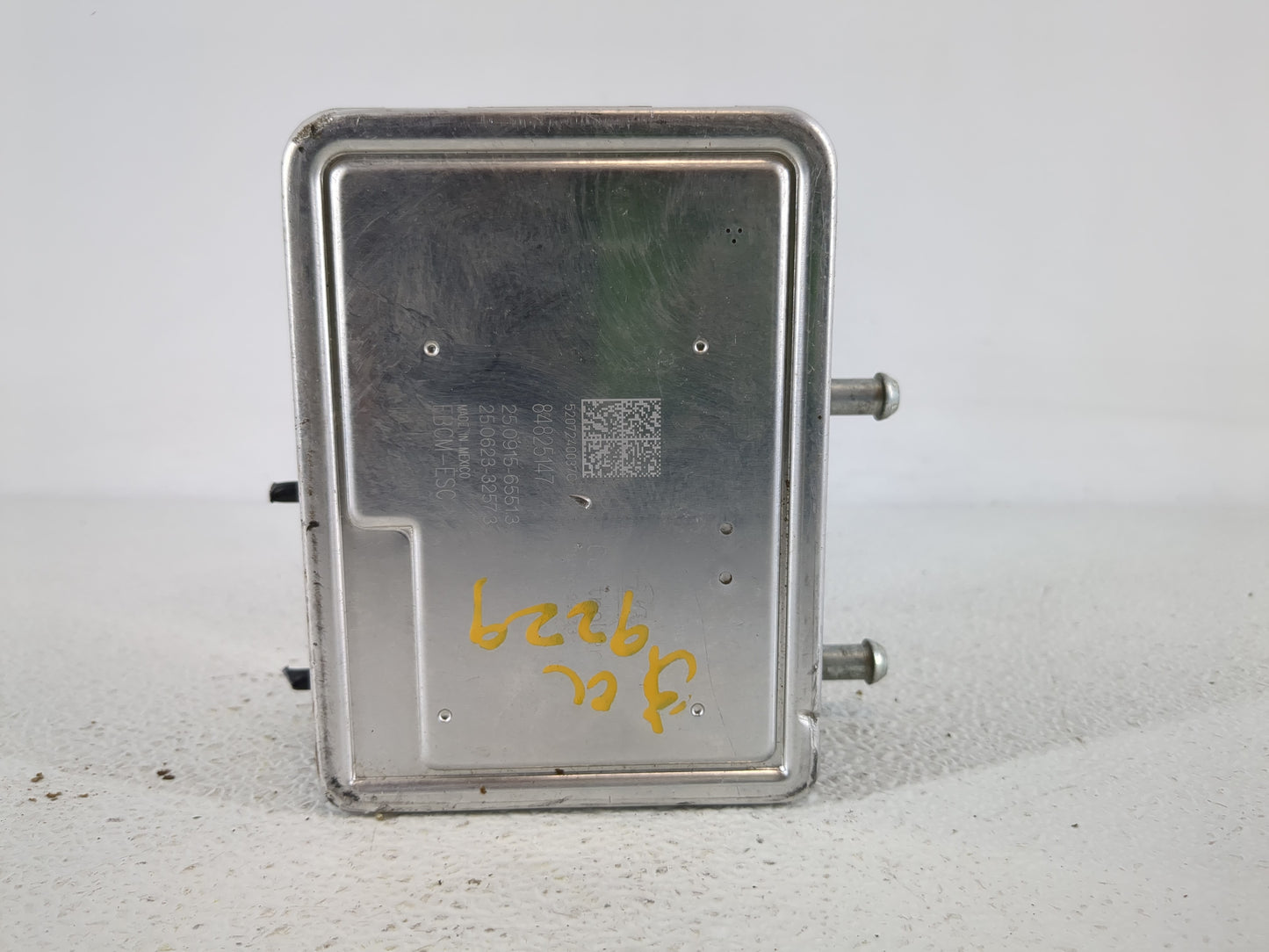 2020-2022 Chevrolet Equinox ABS Pump Control Module Replacement P/N:84825144 Fits Fits 2020 2021 2022 OEM Used Auto Parts - 