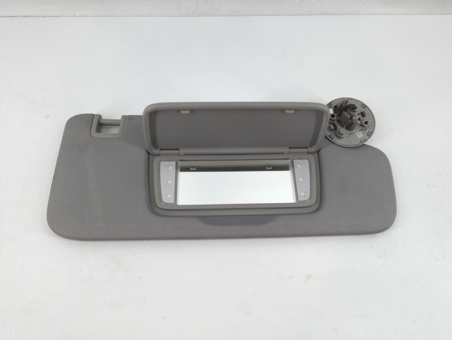 2020-2022 Chevrolet Equinox Sun Visor Shade Replacement Passenger Right Mirror Fits Fits 2020 2021 2022 OEM Used Auto Parts 