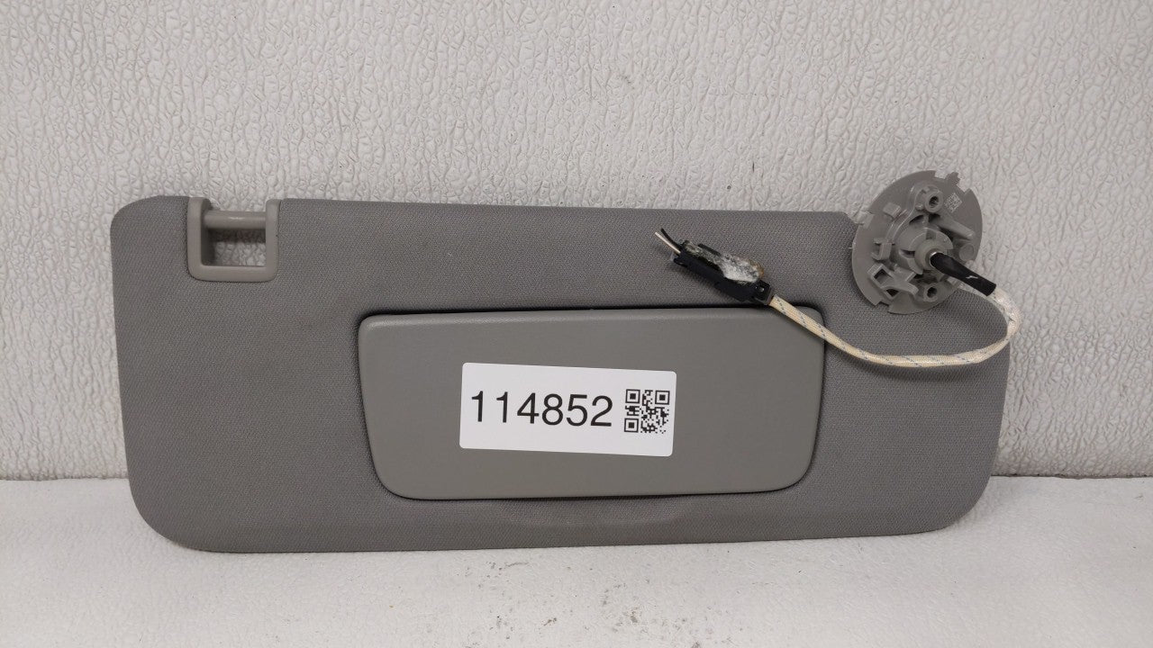 2018-2019 Chevrolet Equinox Sun Visor Shade Replacement Passenger Right Mirror Fits Fits 2018 2019 OEM Used Auto Parts - Oem