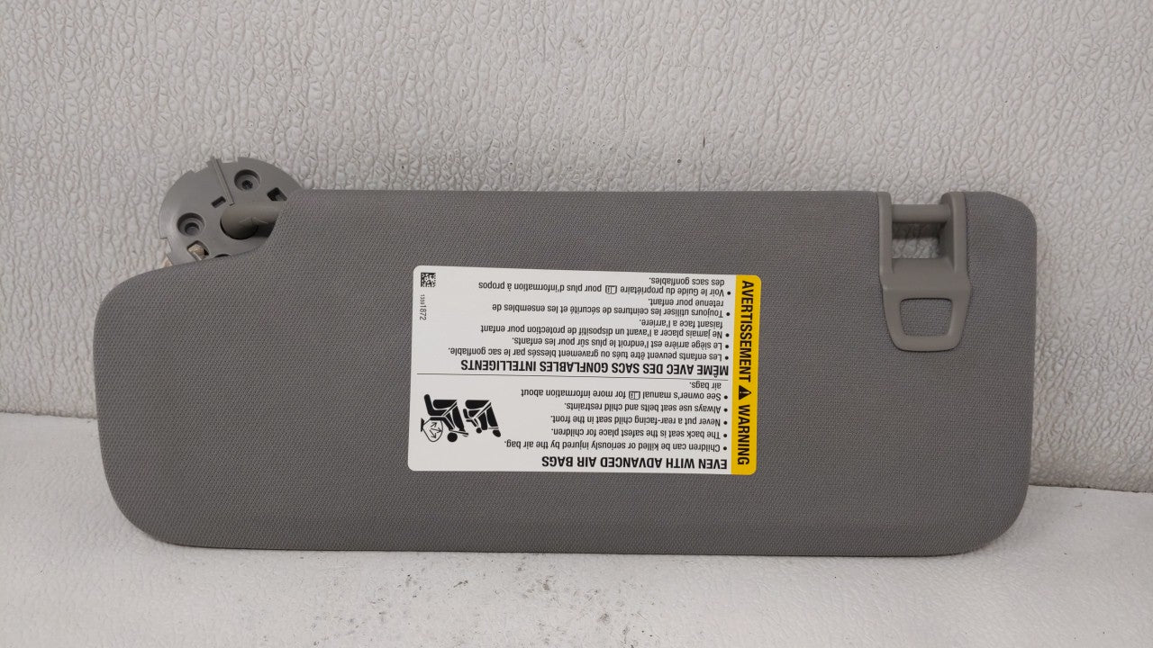 2018-2019 Chevrolet Equinox Sun Visor Shade Replacement Passenger Right Mirror Fits Fits 2018 2019 OEM Used Auto Parts - Oem