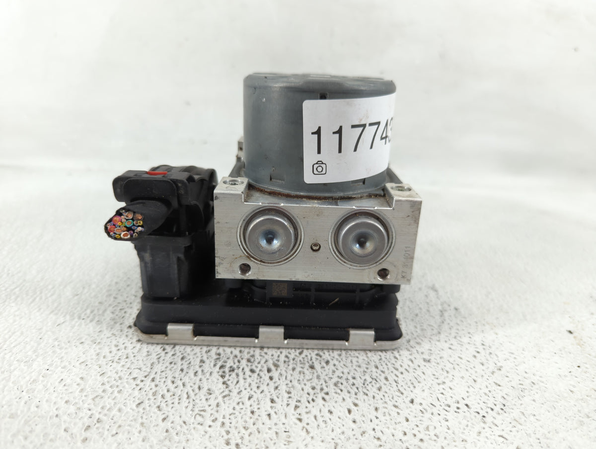 2020-2022 Chevrolet Equinox Anti-Lock Brake ABS Pump Module Actuator OEM P/N:84825145 Fits Fits 2020 2021 2022 OEM Used Auto