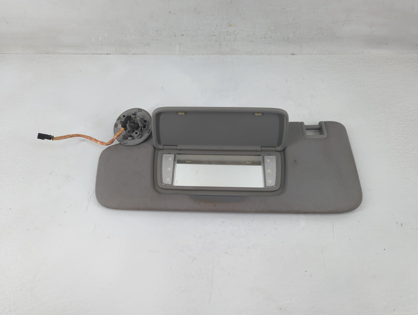 2020-2022 Chevrolet Equinox Sun Visor Shade Replacement Driver Left Mirror Fits Fits 2020 2021 2022 OEM Used Auto Parts - Oe