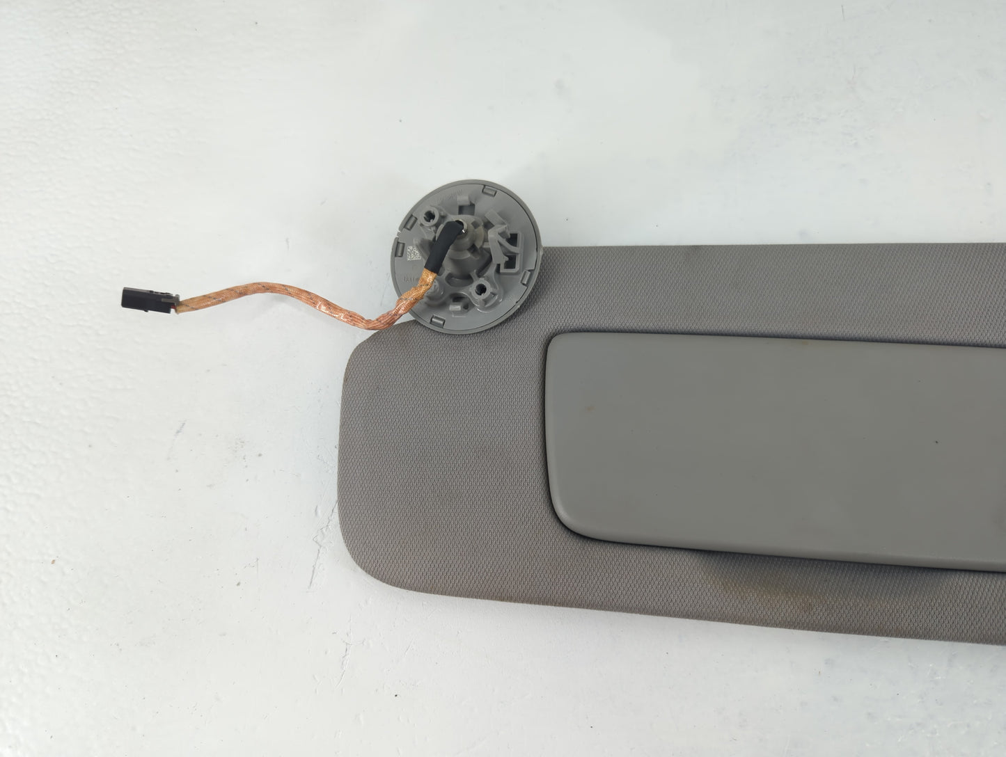 2020-2022 Chevrolet Equinox Sun Visor Shade Replacement Driver Left Mirror Fits Fits 2020 2021 2022 OEM Used Auto Parts - Oe