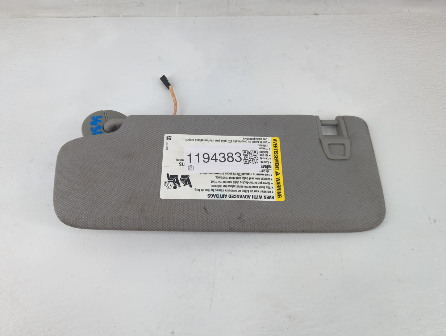 2020-2022 Chevrolet Equinox Sun Visor Shade Replacement Passenger Right Mirror Fits Fits 2020 2021 2022 OEM Used Auto Parts 