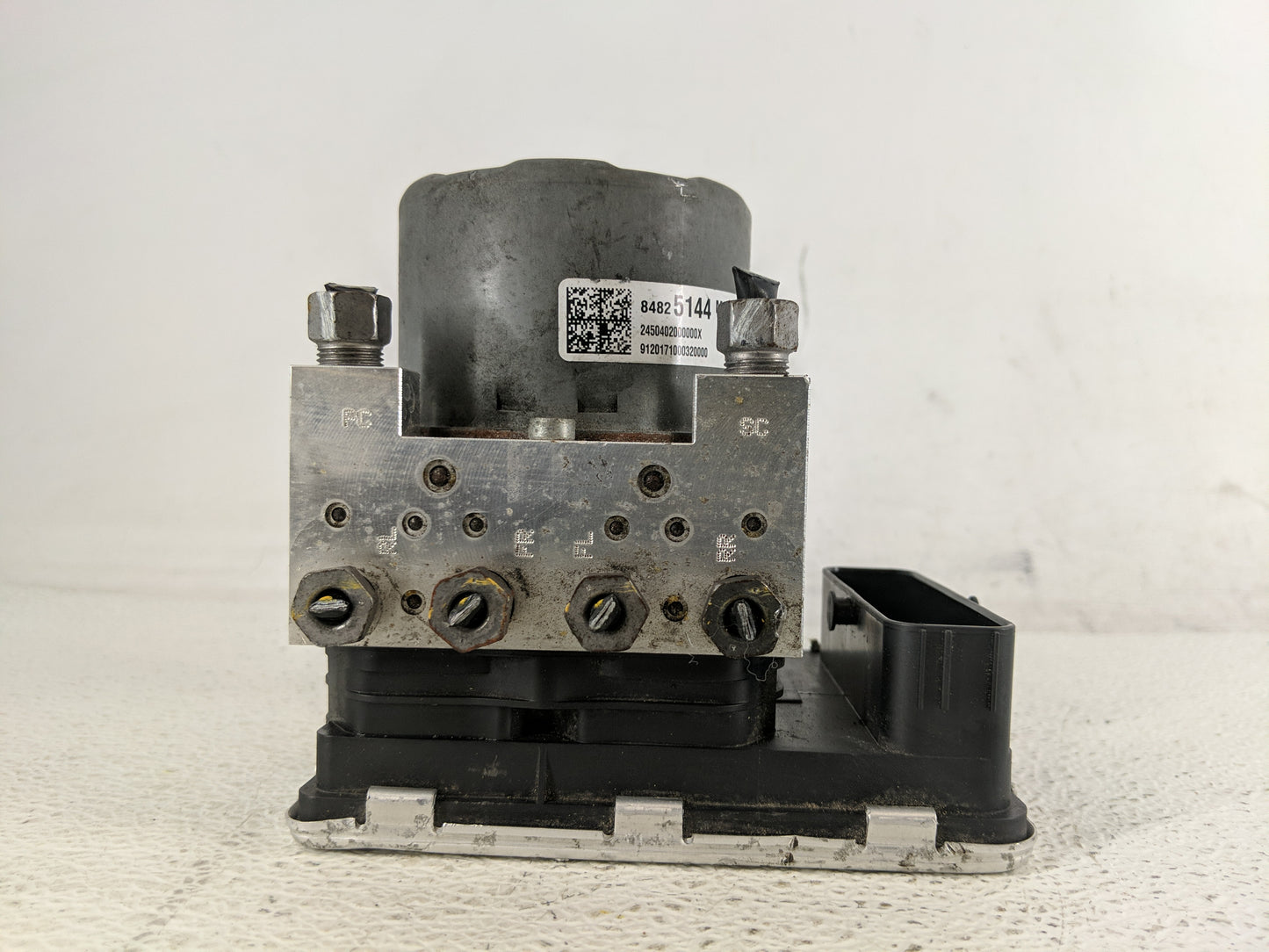2020-2022 Chevrolet Equinox ABS Pump Control Module Replacement P/N:84825144 Fits Fits 2020 2021 2022 OEM Used Auto Parts - 