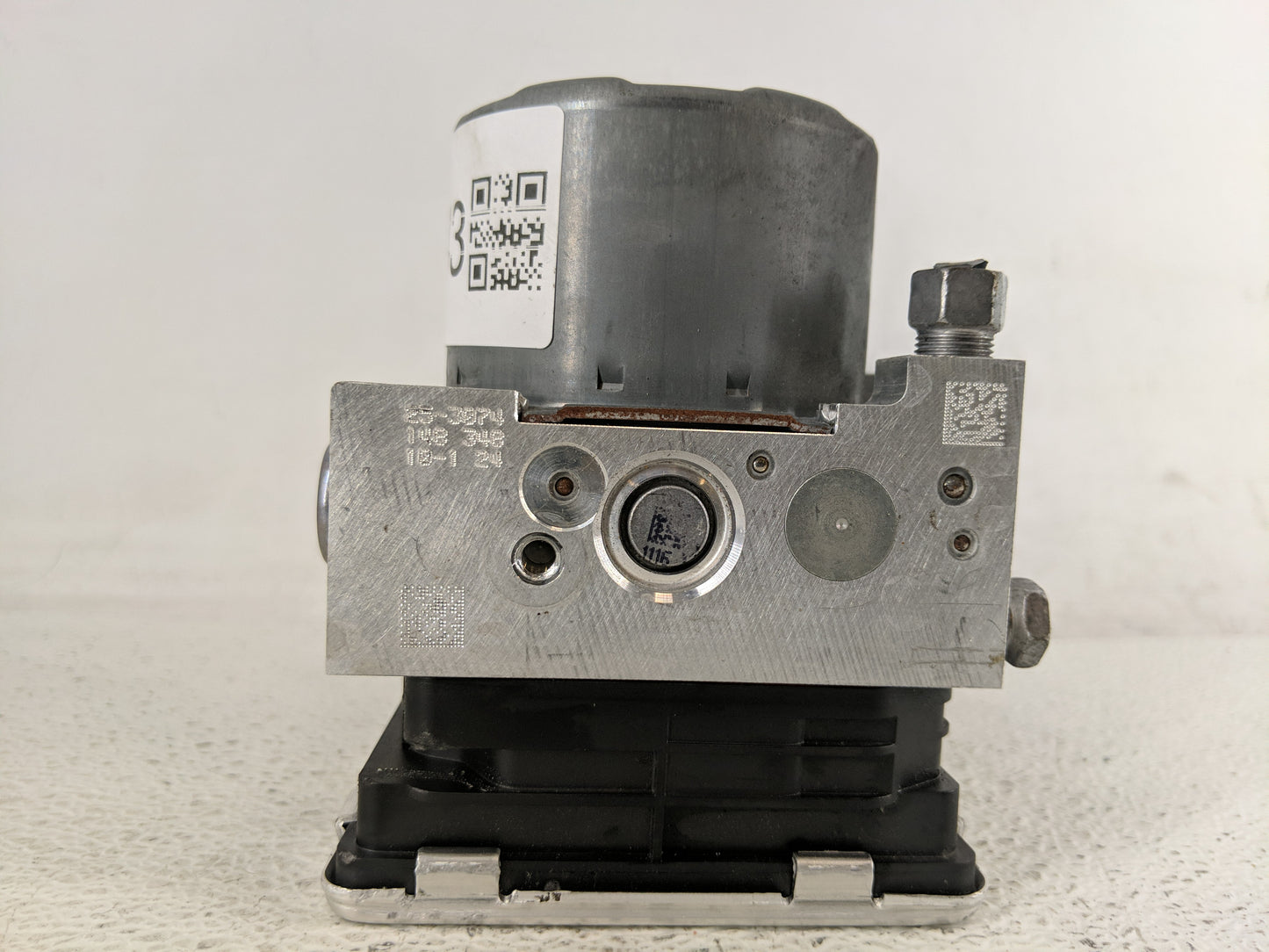 2020-2022 Chevrolet Equinox ABS Pump Control Module Replacement P/N:84825144 Fits Fits 2020 2021 2022 OEM Used Auto Parts - 