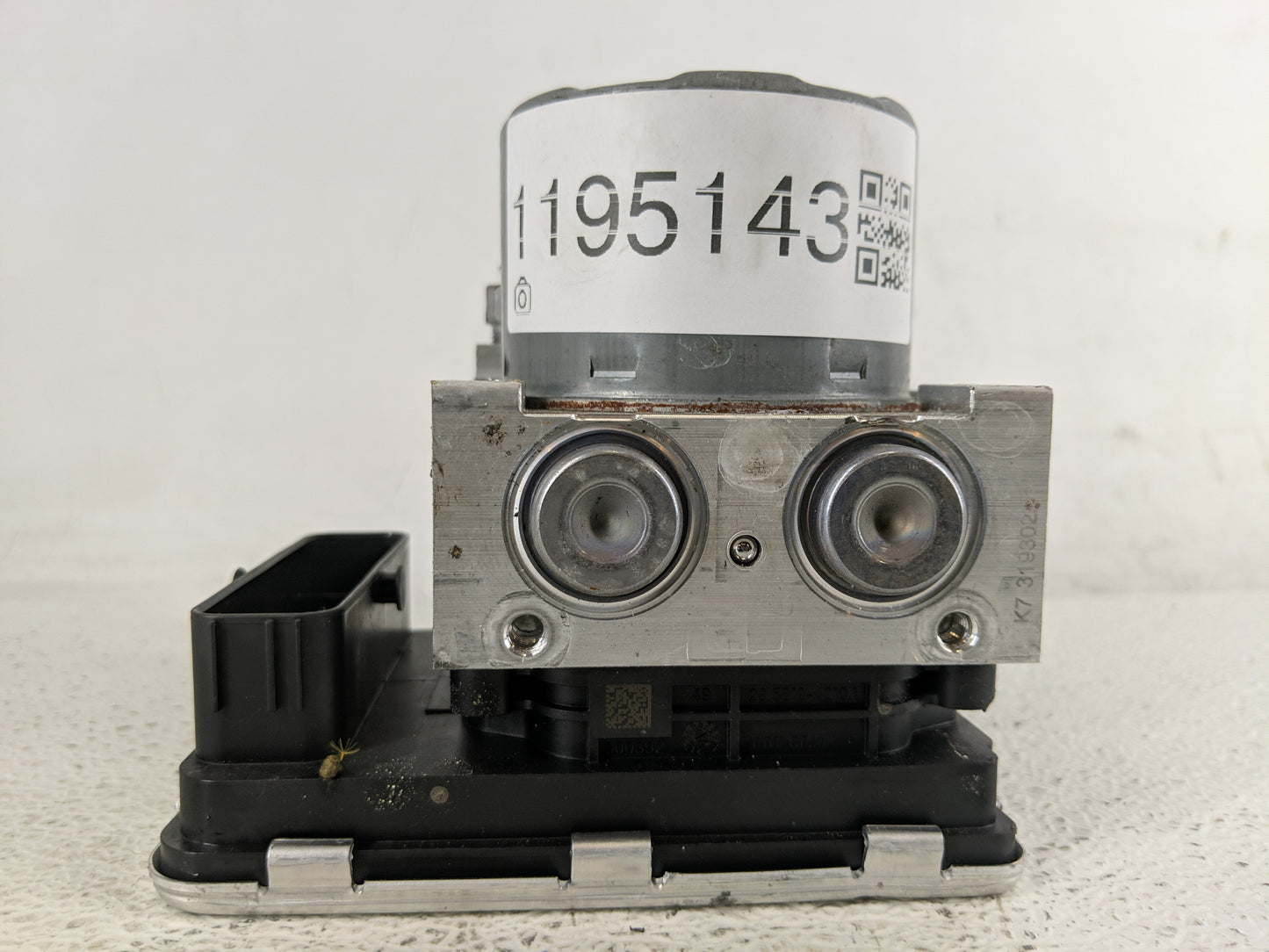 2020-2022 Chevrolet Equinox ABS Pump Control Module Replacement P/N:84825144 Fits Fits 2020 2021 2022 OEM Used Auto Parts - 