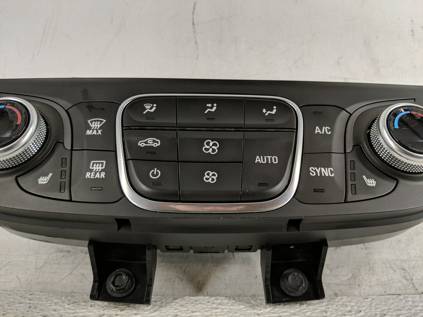 2019-2021 Chevrolet Equinox Climate Control Module Temperature AC/Heater Replacement P/N:84612975 Fits Fits 2019 2020 2021 O