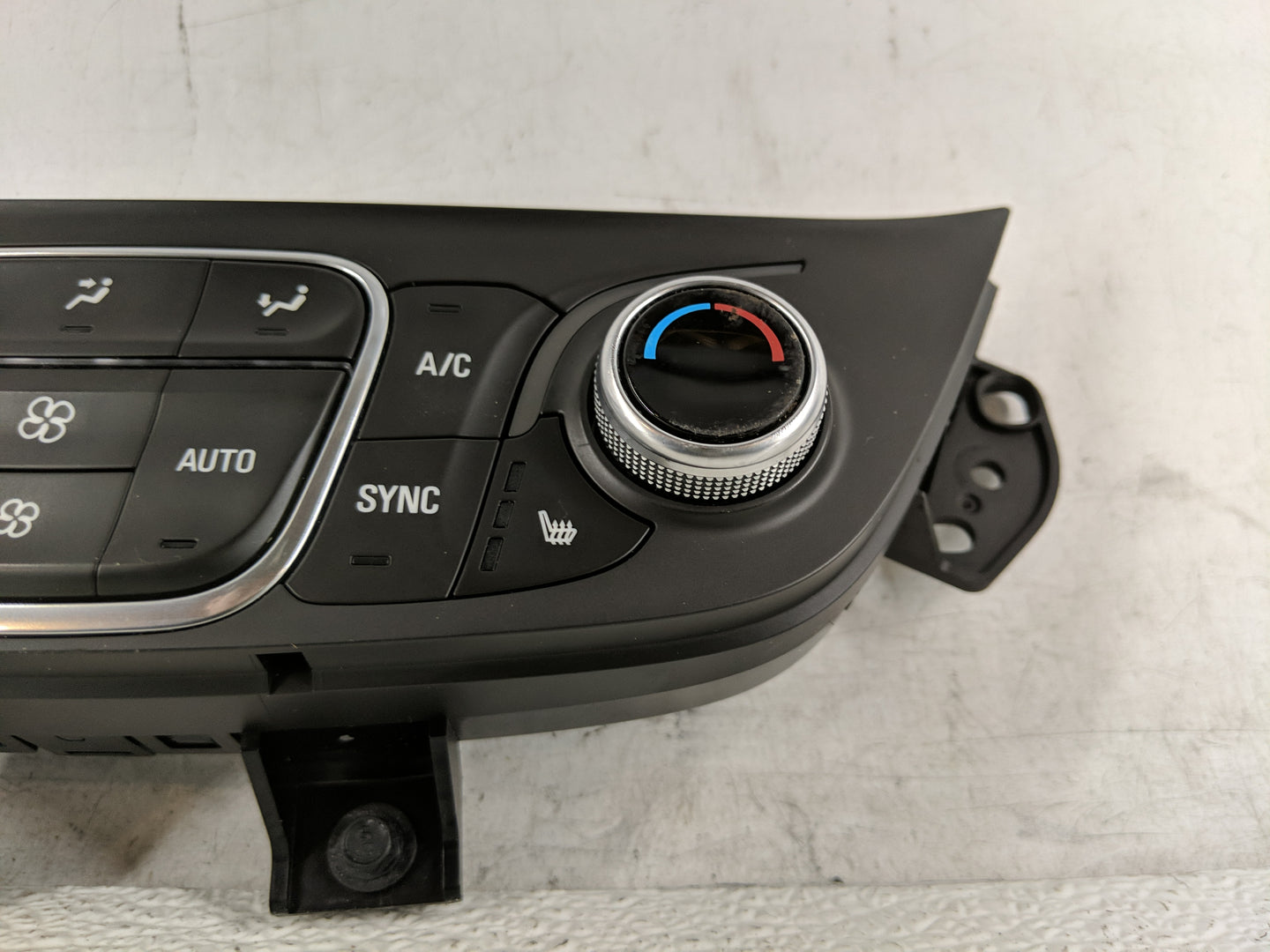 2019-2021 Chevrolet Equinox Climate Control Module Temperature AC/Heater Replacement P/N:84612975 Fits Fits 2019 2020 2021 O
