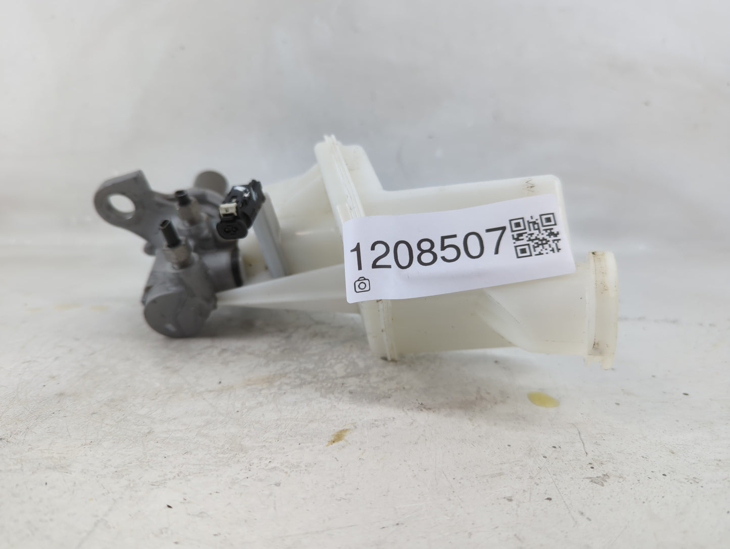 2018-2022 Chevrolet Equinox Brake Master Cylinder - Oemusedautoparts1.com