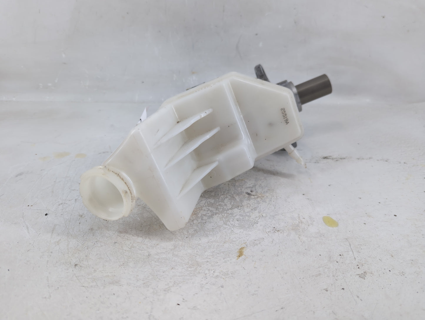 2018-2022 Chevrolet Equinox Brake Master Cylinder - Oemusedautoparts1.com