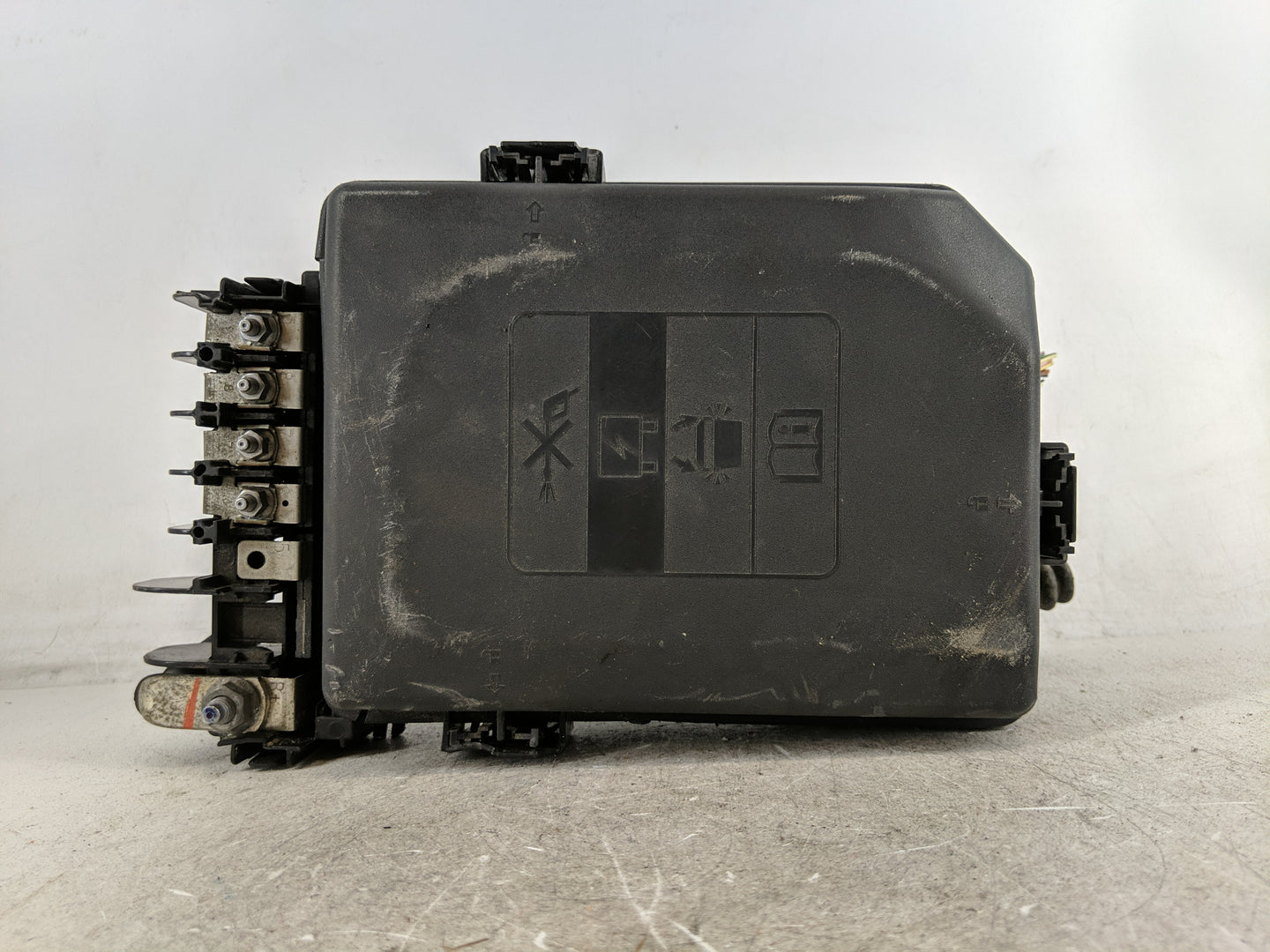 2018-2022 Chevrolet Equinox Fusebox Fuse Box Panel Relay Module P/N:84809671 Fits Fits 2018 2019 2020 2021 2022 OEM Used Aut