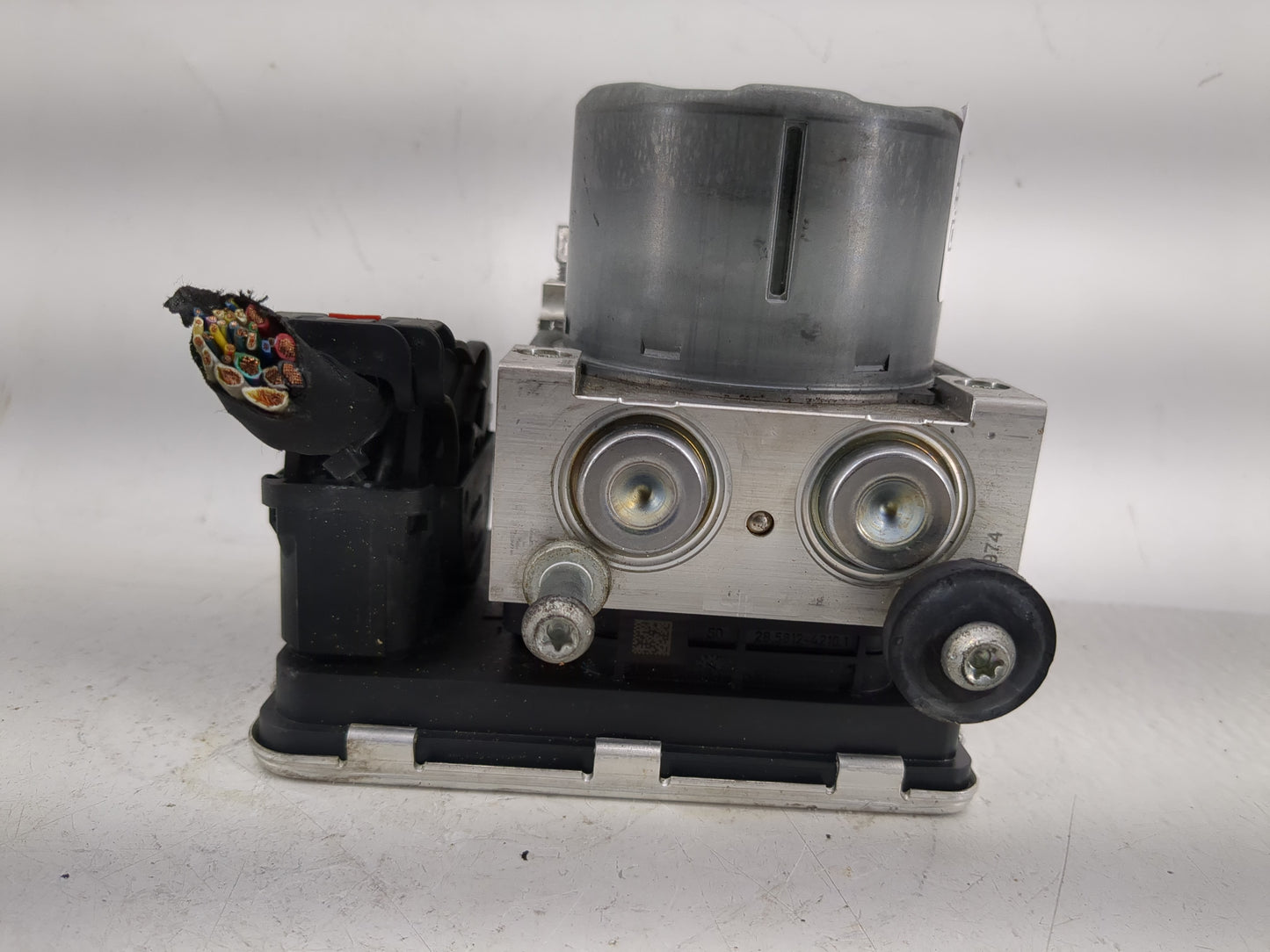 2020-2022 Chevrolet Equinox ABS Pump Control Module Replacement P/N:84825144 Fits Fits 2020 2021 2022 OEM Used Auto Parts - 