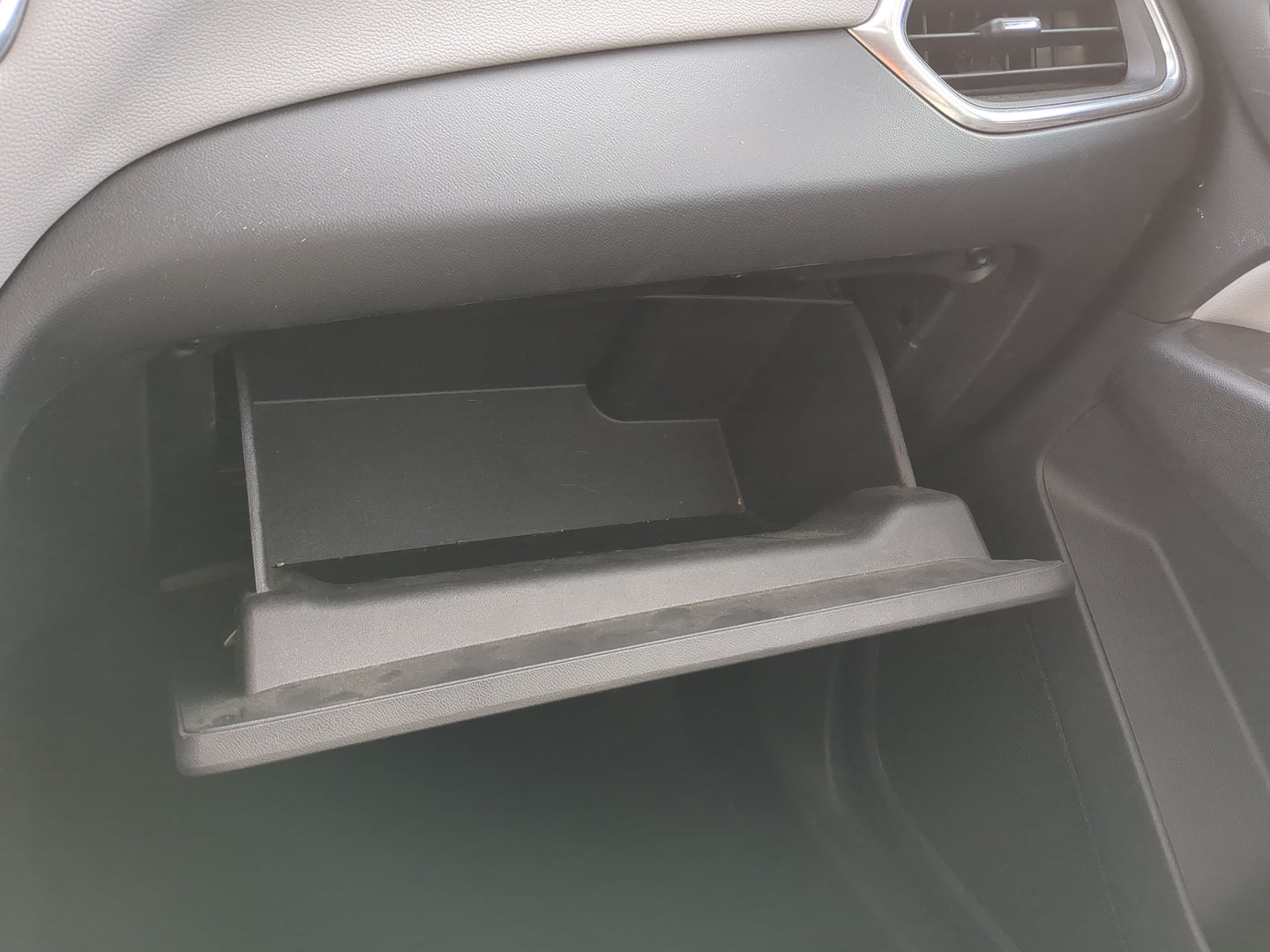 2020 Chevrolet Equinox Passenger Glove Box Door Storage Compartment - Oemusedautoparts1.com