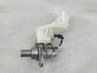 compare product 2018-2022 Chevrolet Equinox Brake Master Cylinder 1220743