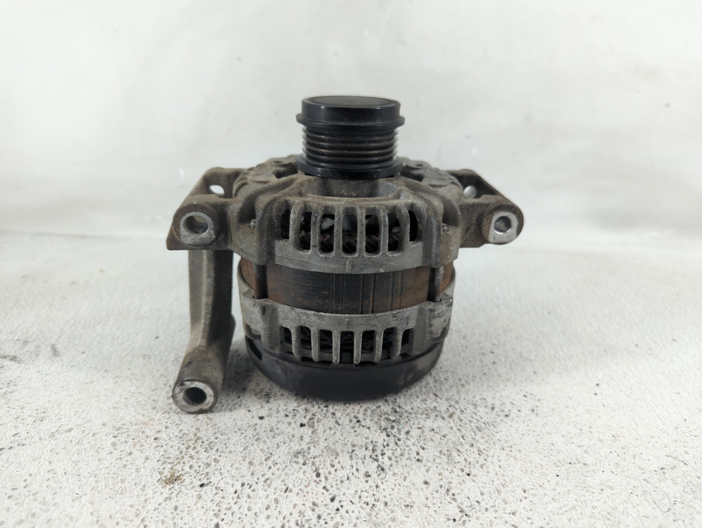 2018-2022 Chevrolet Equinox Alternator Replacement Generator Charging Assembly Engine OEM P/N:126 312 168 Fits OEM Used Auto