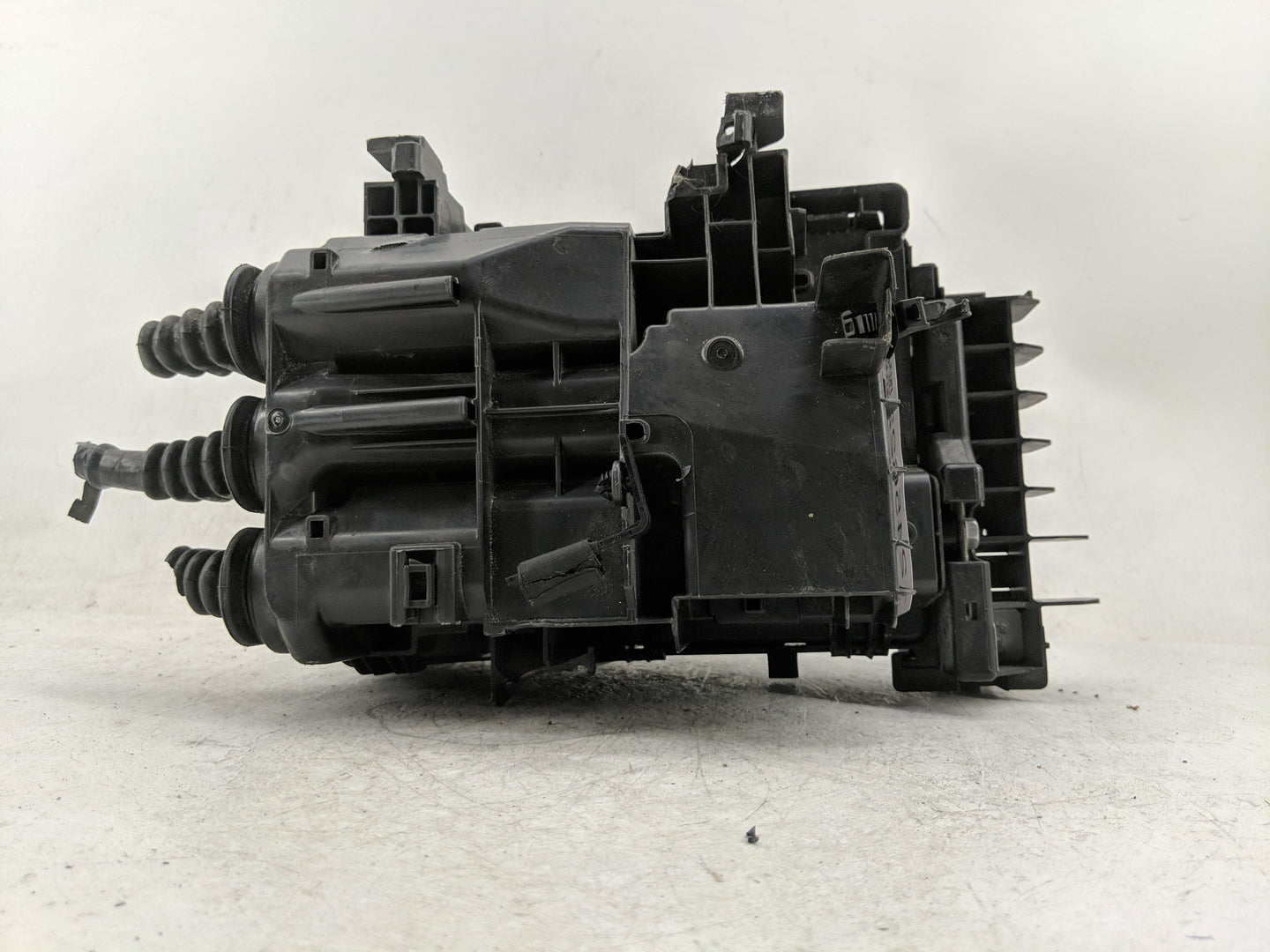 2018-2022 Chevrolet Equinox Fusebox Fuse Box Panel Relay Module P/N:07120222817 Fits Fits 2018 2019 2020 2021 2022 OEM Used 